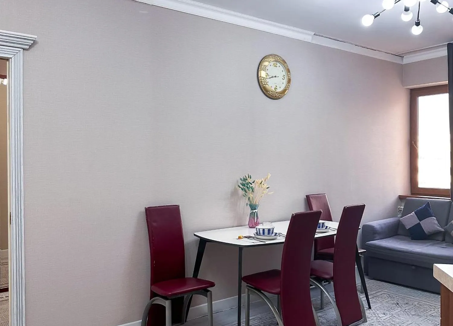 Apartment Уютная Квартира На Высоком Этаже С Изолированной Спальней Almaty