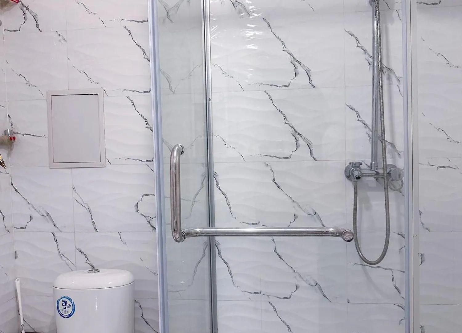 Уютная Квартира На Высоком Этаже С Изолированной Спальней Almaty Apartment